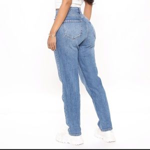 🌟Fashion Nova Mom Jeans🌟